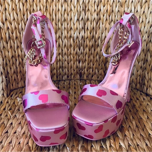 New Sugar Thrillz x Dolls Kill Chain Platform Heels. - Picture 5 of 7